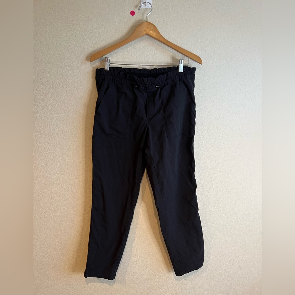 Athleta black cropped pants adjustable waist